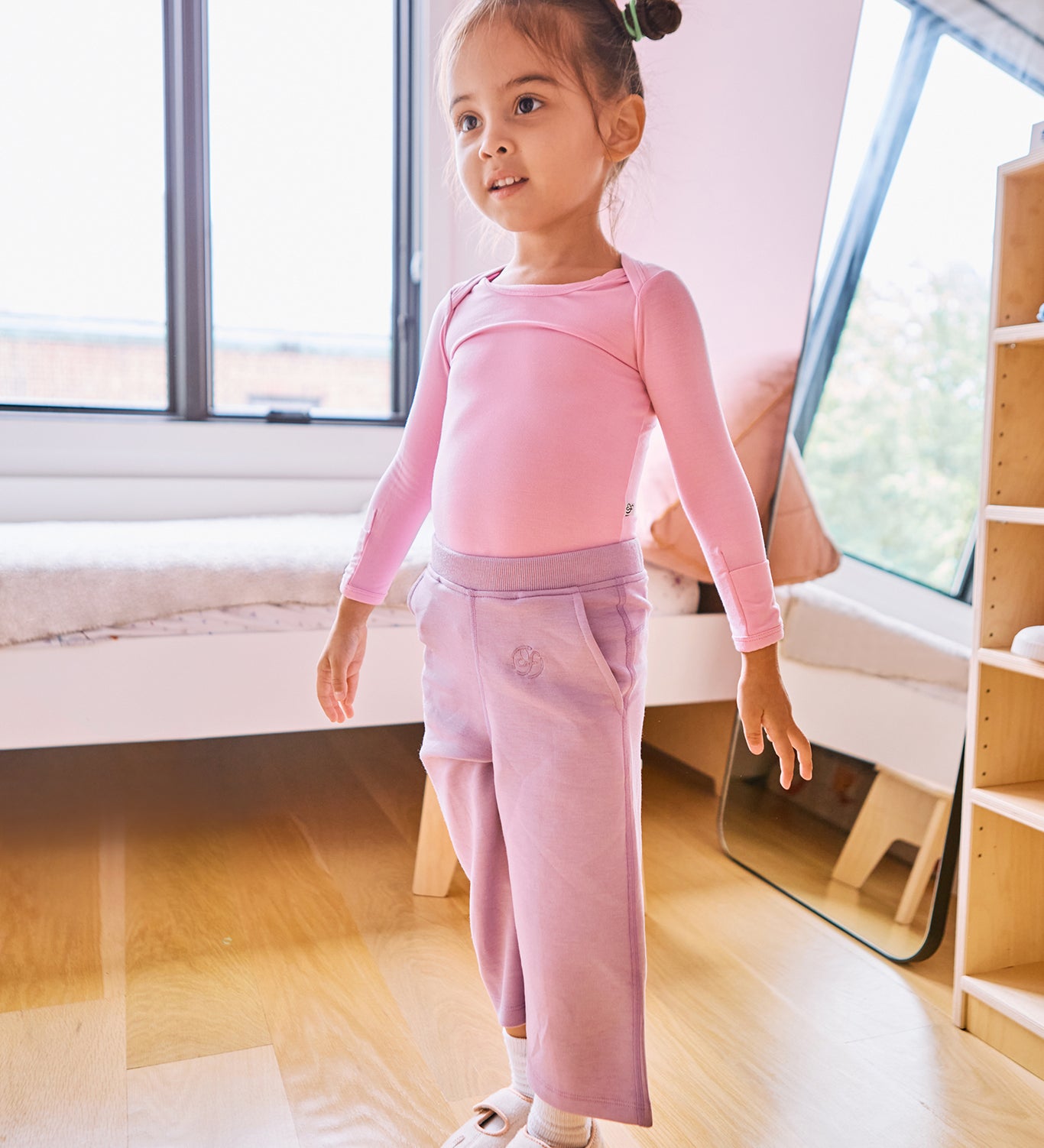 young girl wearing straight pant lilac